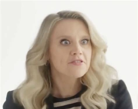 I've lost respect for her for selling out. . Kate mckinnon walking in verizon commercial